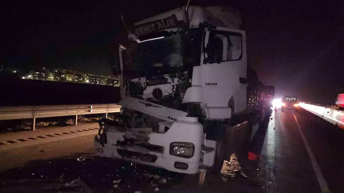 Zincirleme trafik kazası Hatay'da meydana geldi.