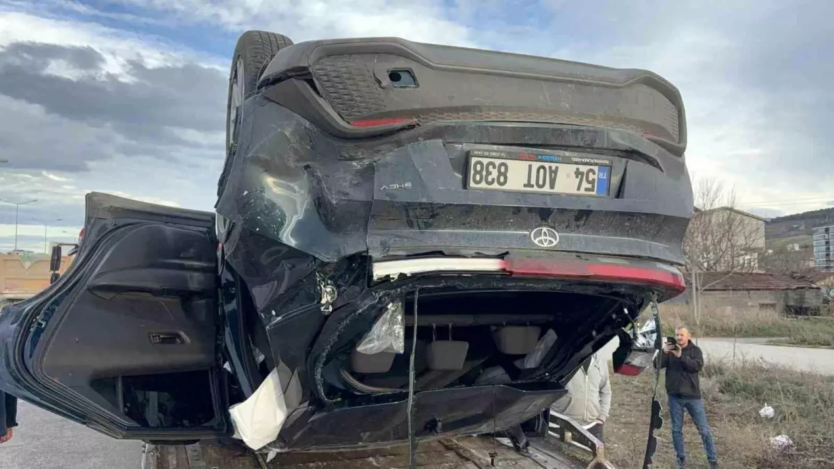 Cenaze dönüşünde şiddetli trafik kazası: 4 kişi yaralandı.