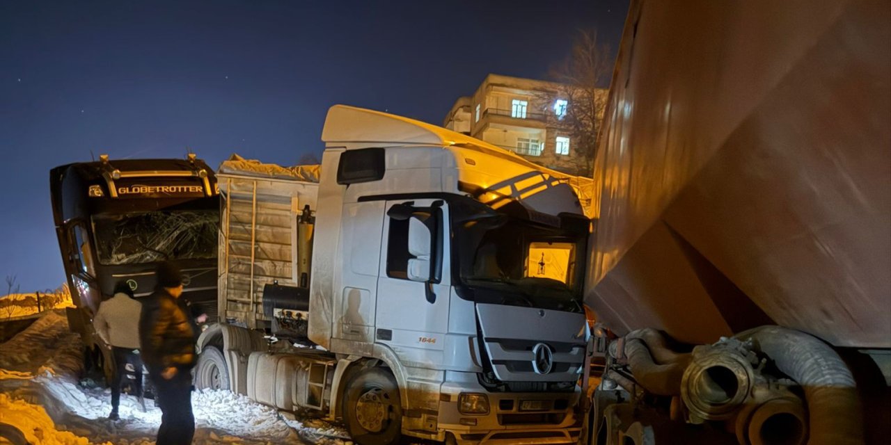 Diyarbakır'da saklı buzlanma zincirleme kaza sebebi oldu