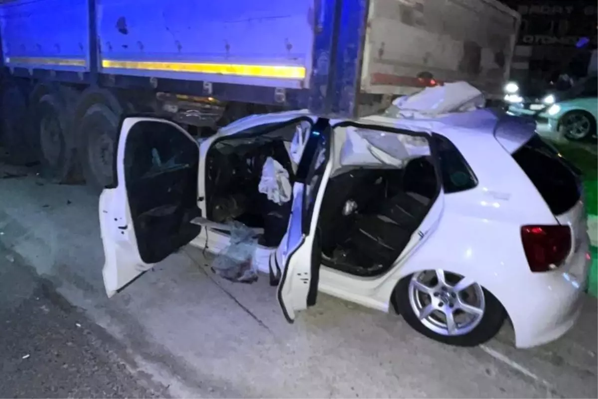 Manisa'da Kaza: 1 Kişi Hayatını Kaybetti, 2 Kişi Yaralandı