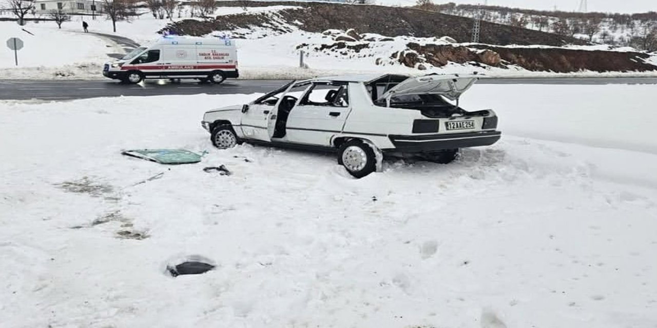 Solhan ilçesindeki trafik kazasında 3 kişi yaralandı.