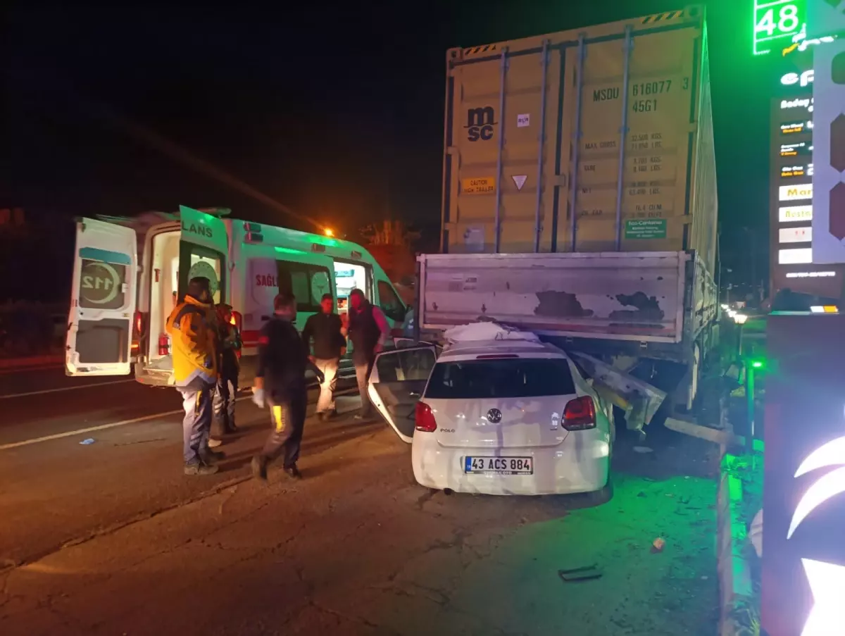 Trafik Kazasında Turgutlu'da 3 Kişi Yaralandı