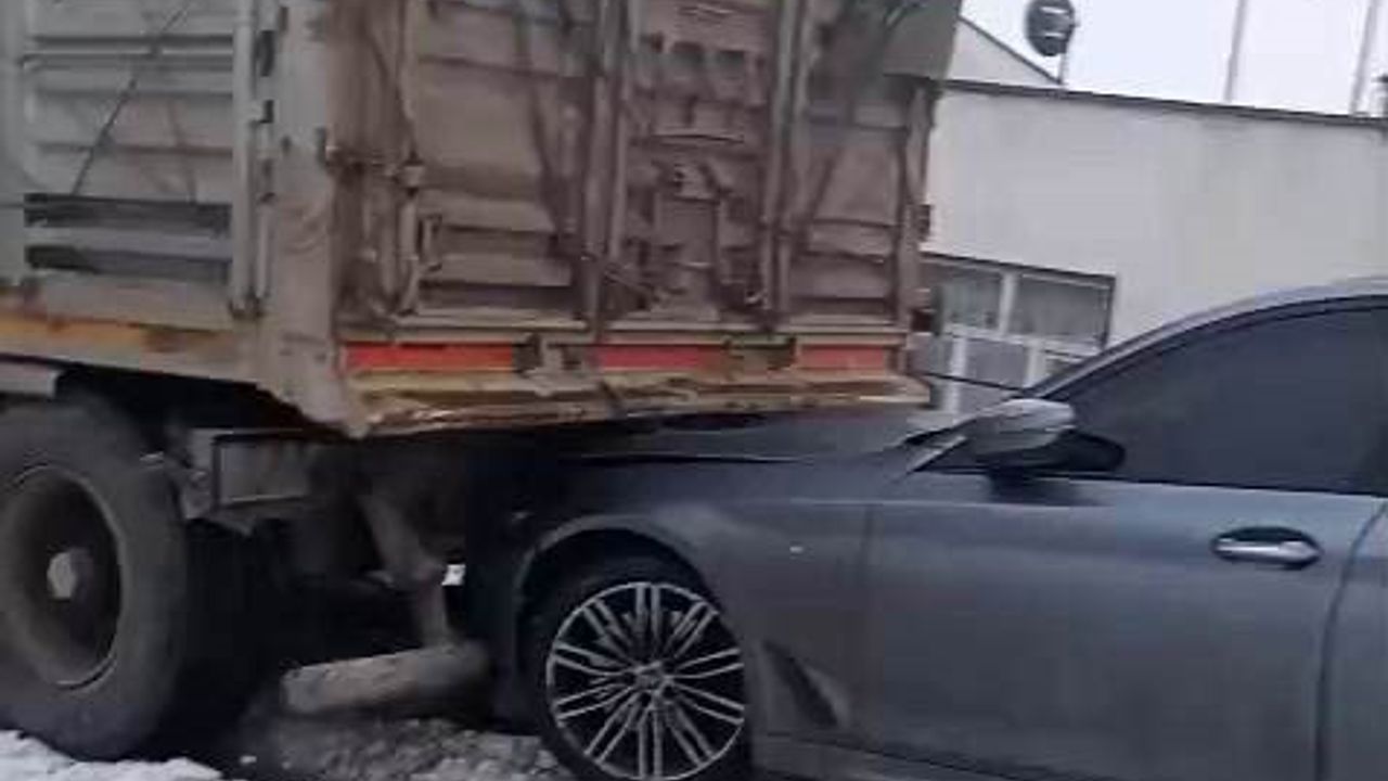 Diyarbakır’da ardışık kaza: 2 kişi yaralandı
