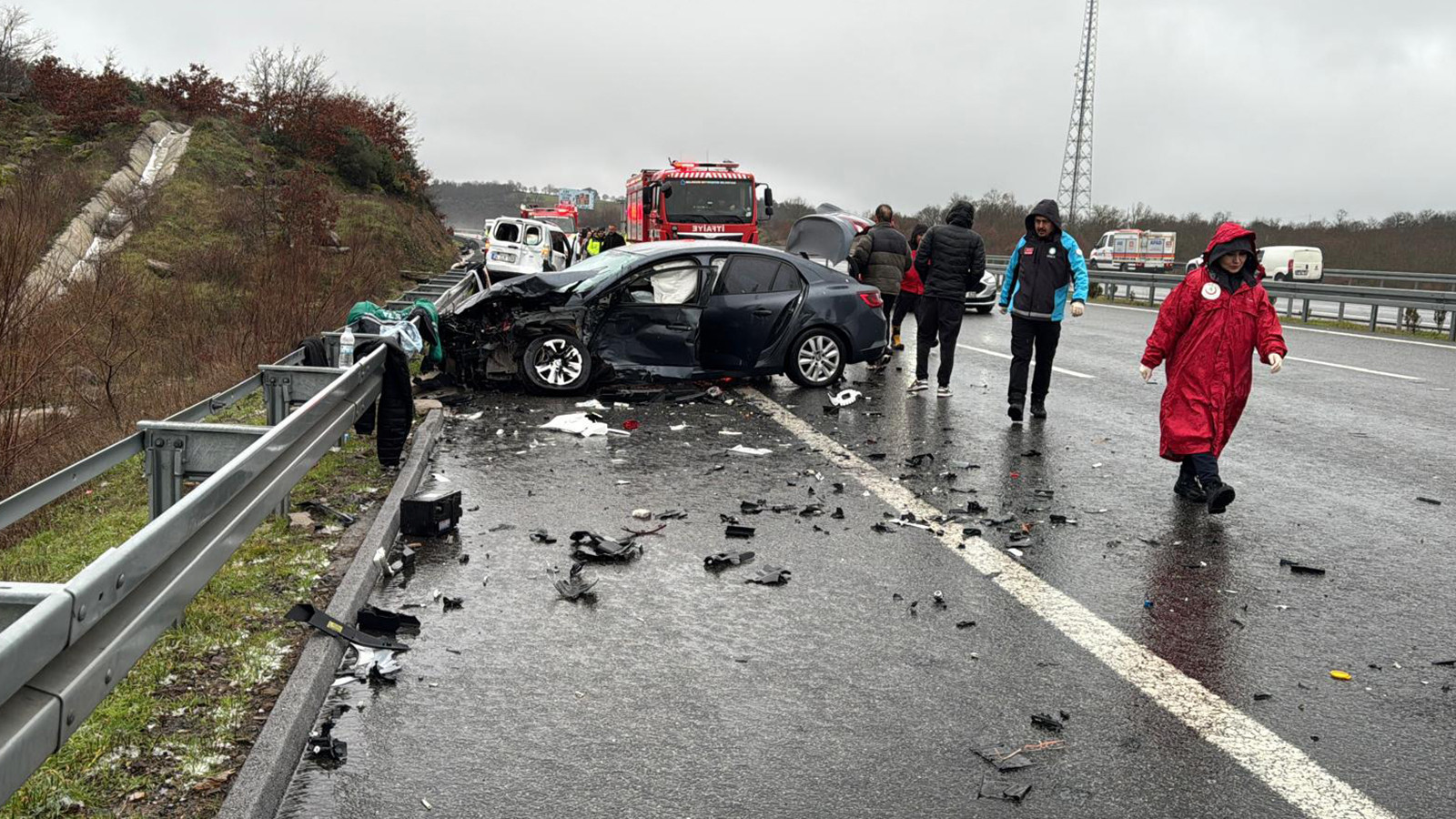 İstanbul-İzmir Otoyolu'nda ardışık trafik kazası