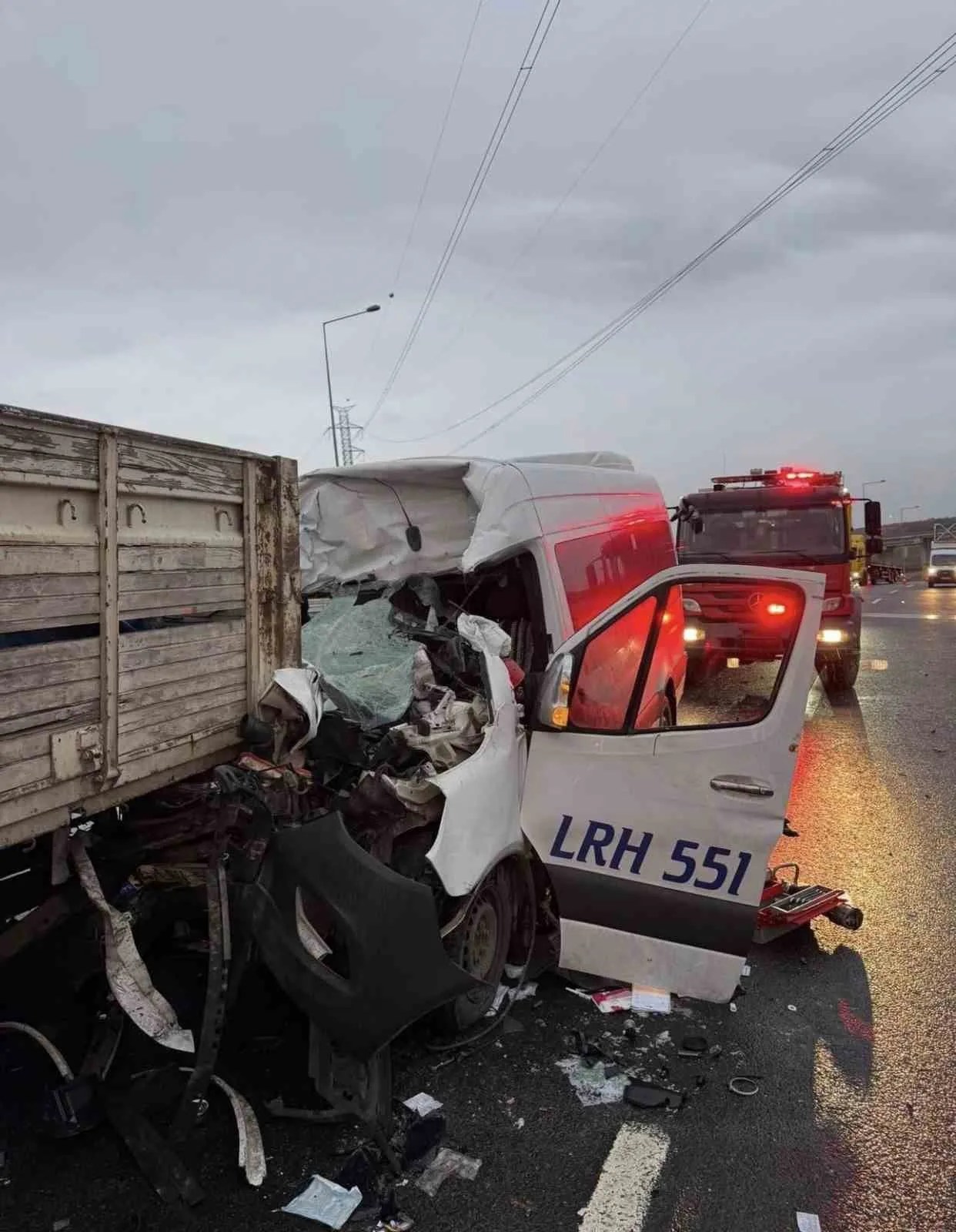 Kocaeli'de trafik kazasında ağır yaralanan işçi hayatını kaybetti.