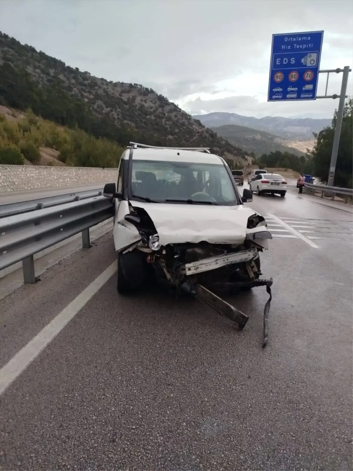 Korkuteli'de Trafik Kazası: 1 Kişi Hayatını Kaybetti, 1 Kişi Yaralandı