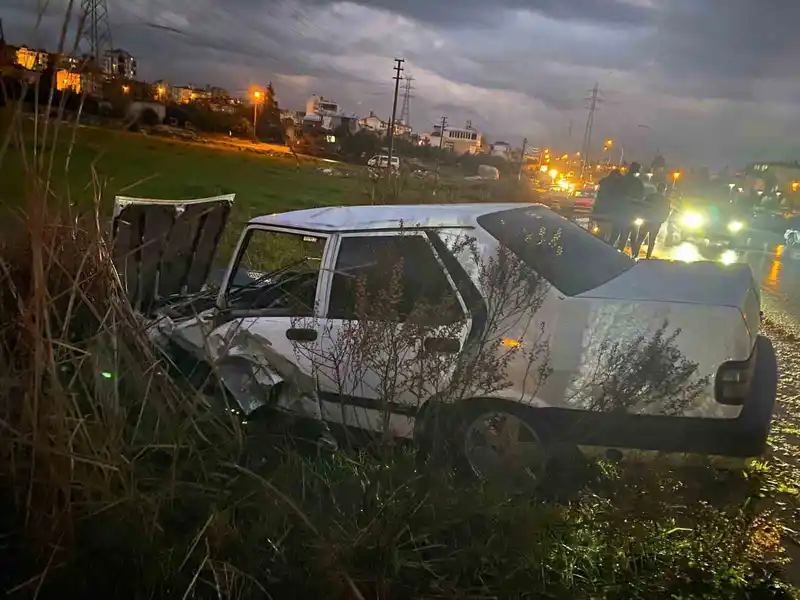Serik'te trafik kazasında 1 kişi yaralandı, sürücü olay yerinden kaçtı.