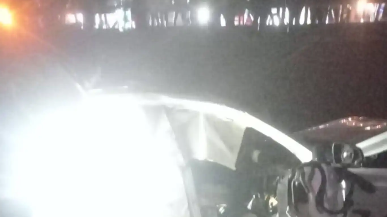 Batman'da trafik kazasında 4 kişi hayatını kaybetti, 2 kişi ağır yaralandı.