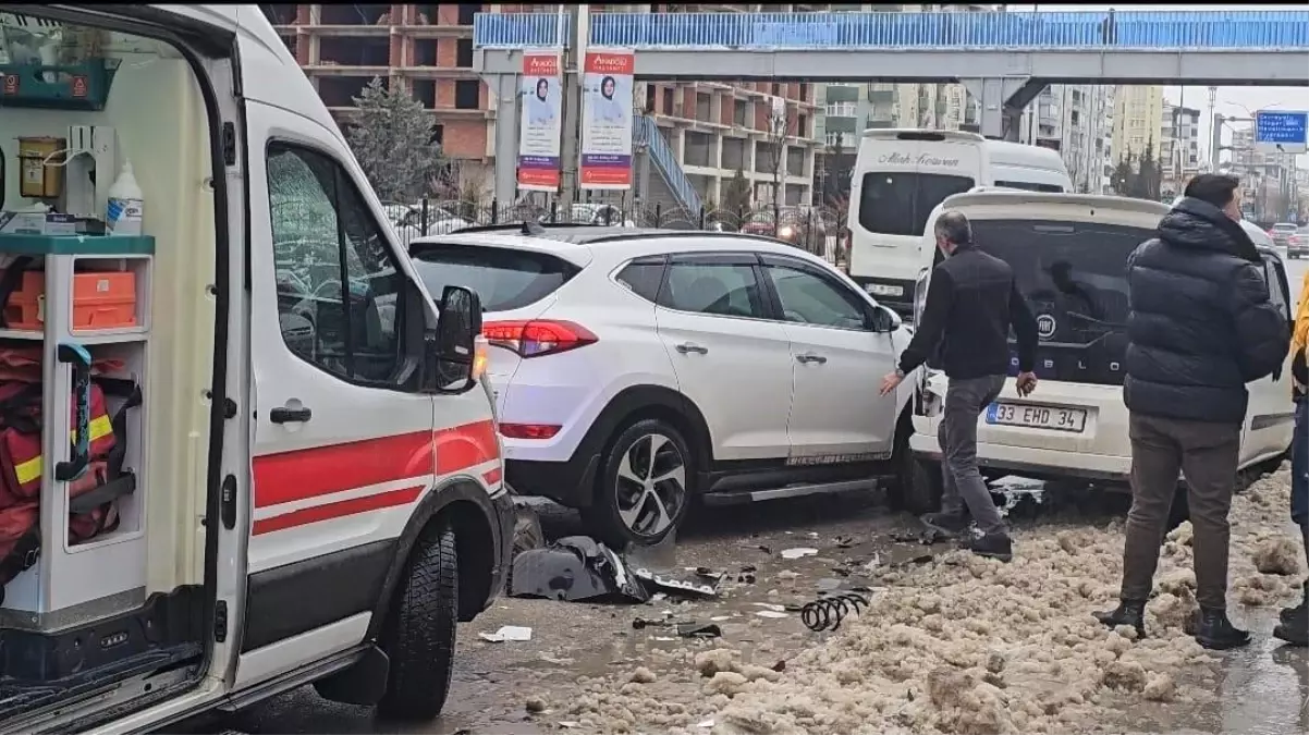 Elazığ'da Trafik Kazası Sonucu 1 Kişi Yaralı