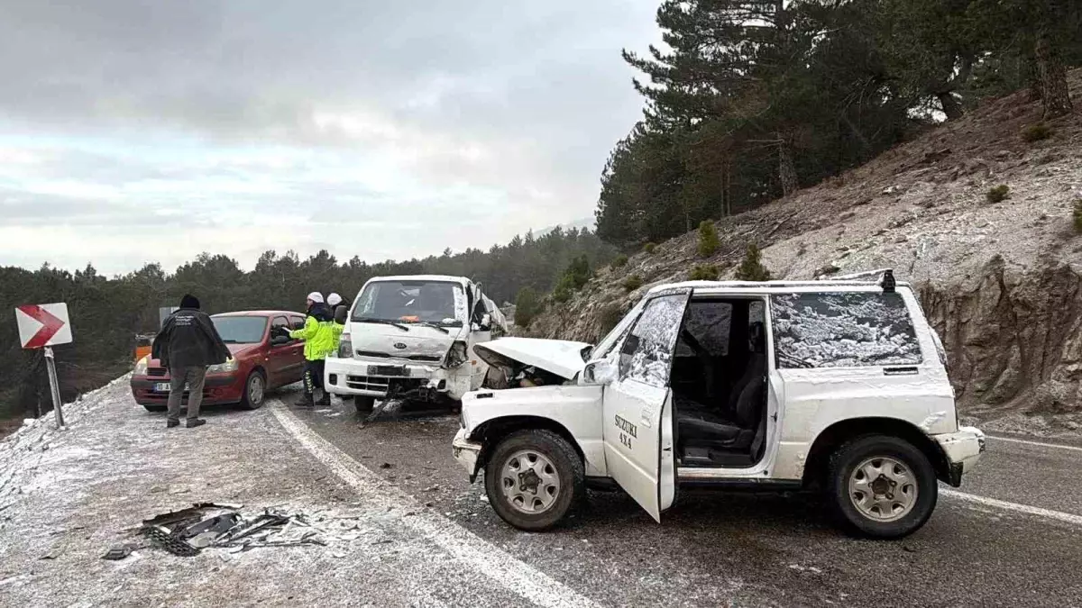 Havran'da Kaza: 2 Kişi Yaralandı