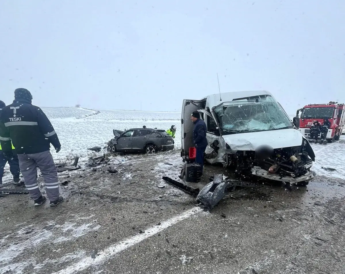 Tekirdağ'da Kaza: 1 Kişi Hayatını Kaybetti, 3 Yaralı Var