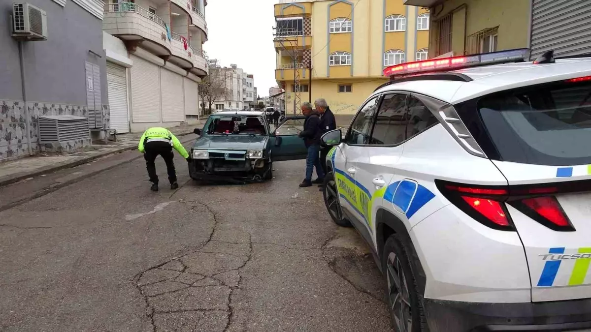 Kilis'te Kaza: Motosiklet Sürücüsü ile Yolcu Yaralandı.