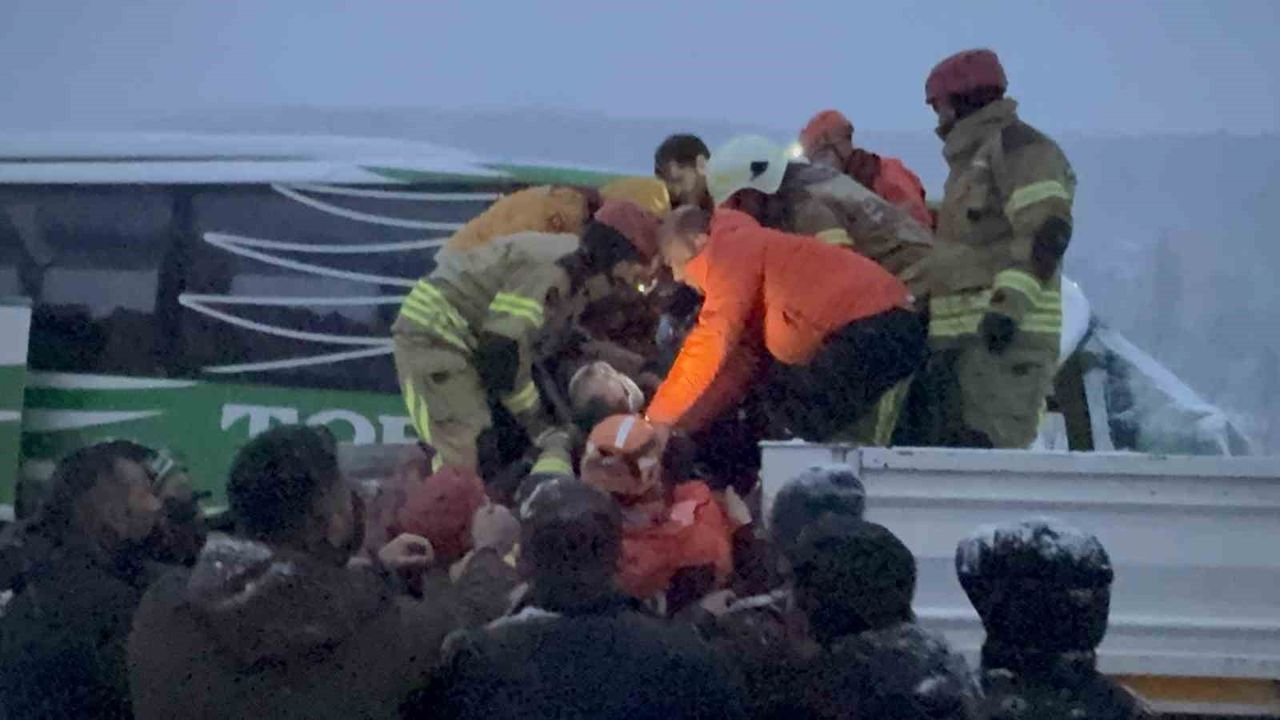 Tokat'ta otobüs ve tırın karıştığı kazada bir kişi yaşamını yitirdi.