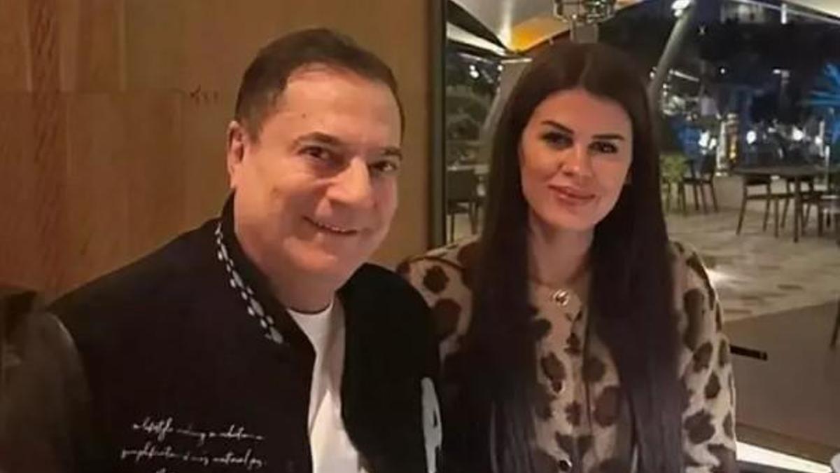 Yasmin Erbil ve Gülseren Ceylan, direğe çarpan araç içinde kaza geçirdi.