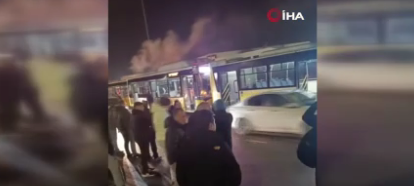 Başakşehir'de Üç İETT Otobüsü Kaza Yaptı, Yaralılar Bulunmakta