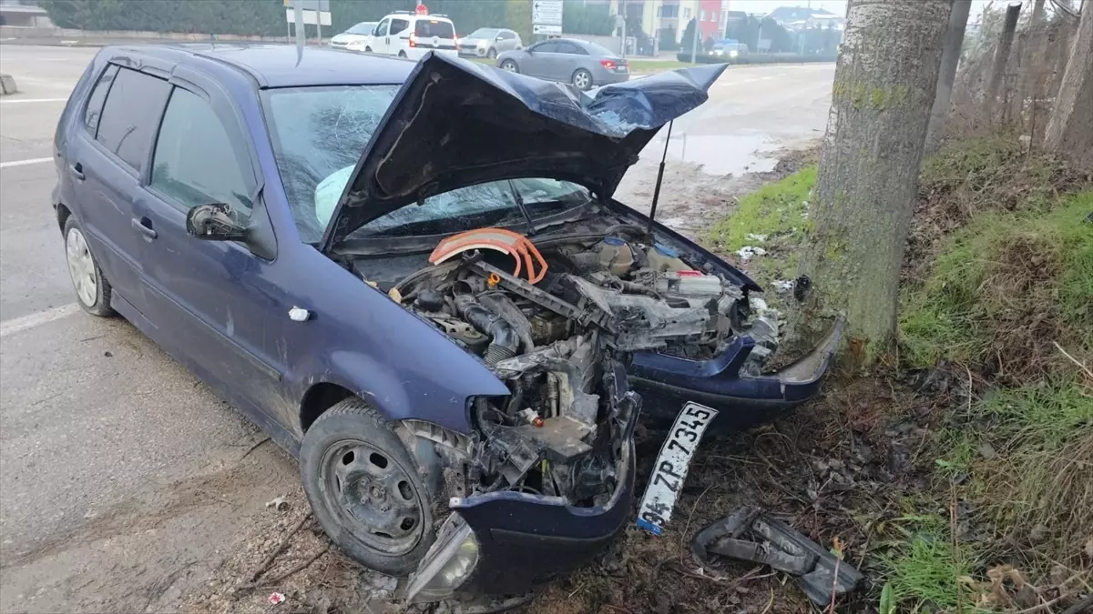 İnegöl'de meydana gelen trafik kazasında iki kişi yaralandı.