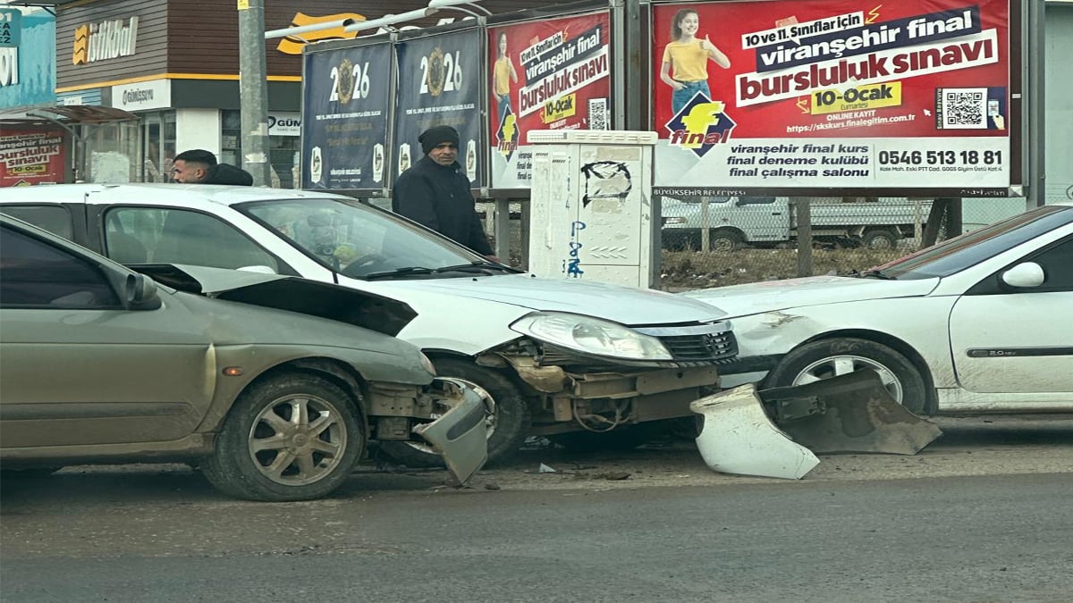 Şanlıurfa'da üç araç karıştı: zincirleme trafik kazası!