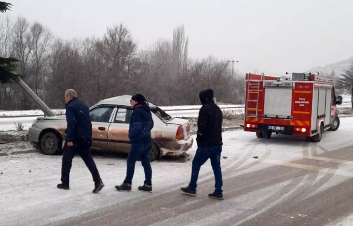Tavşanlı'da Trafik Kazası: 3 Kişi Yaralandı