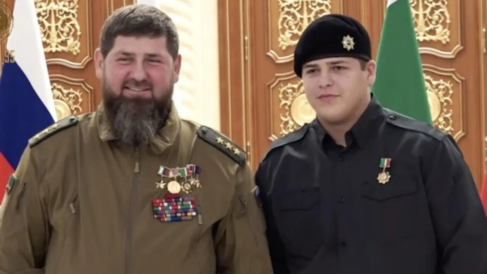 Grozni'de Adam Kadirov'un trafik kazası geçirdikten sonra ciddi durumda olduğu rapor edildi.