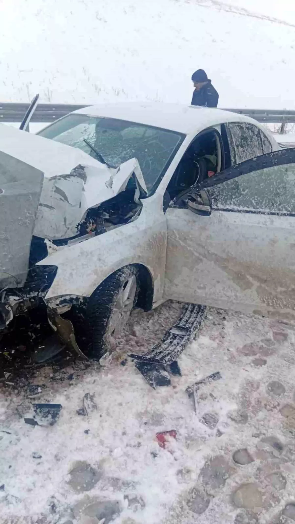 Aksaray'da kaza meydana geldi: 3 kişi yaralı