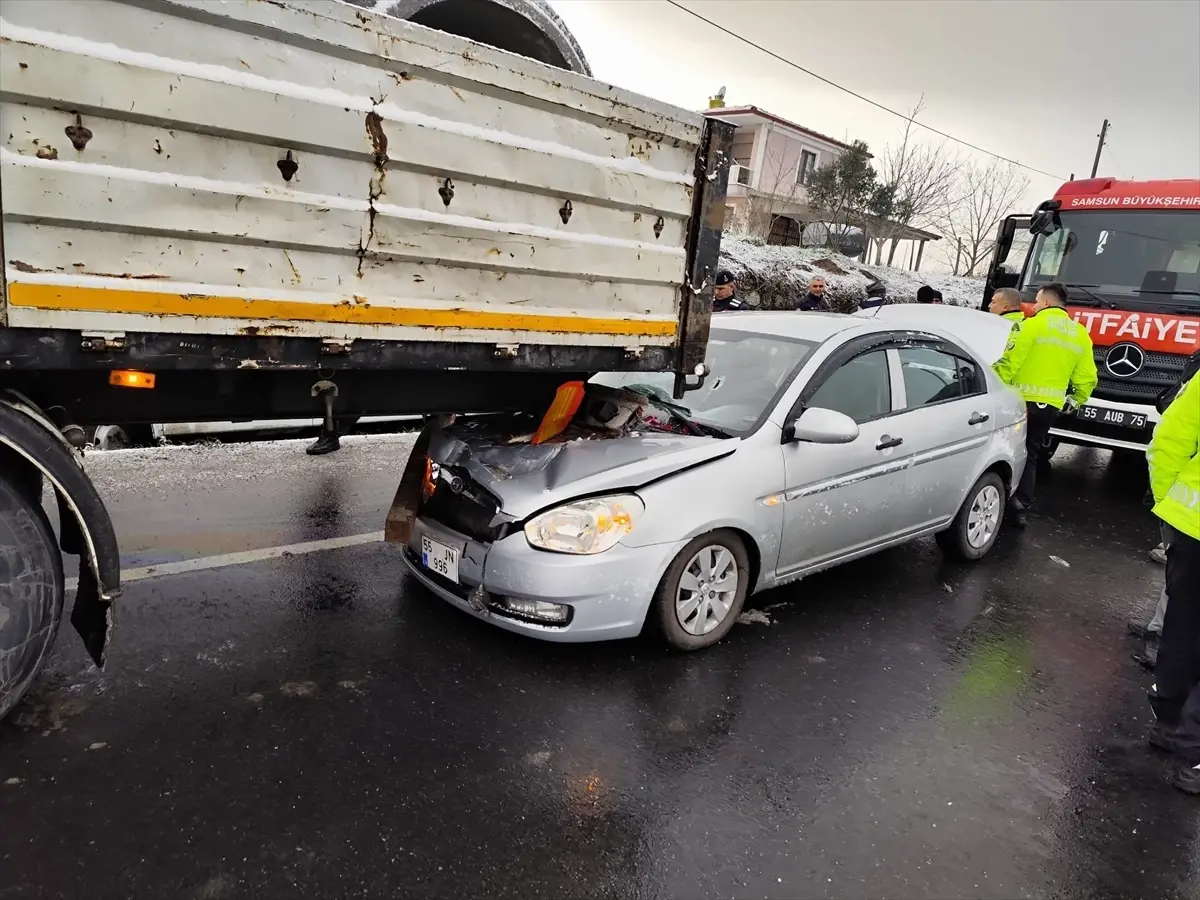 Bafra'da Taşıma Araçlarının Kaza Yapması