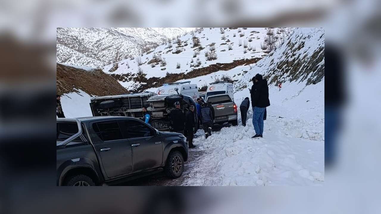 Hakkari'de kaza: 2 kişi yaralı