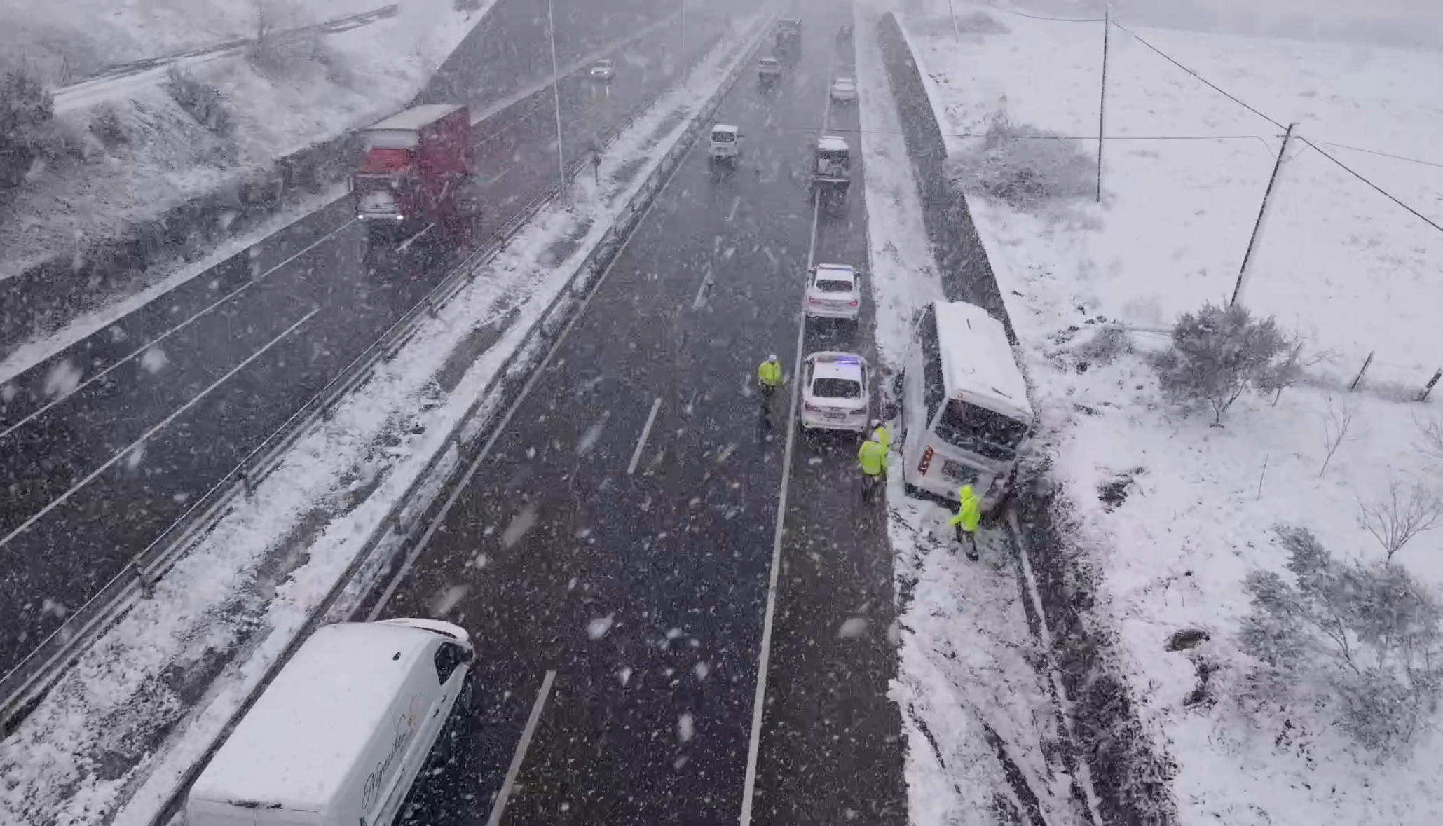 Samsun'da ardı ardına kazalar: Bir kişi hayatını kaybetti, üç kişi yaralandı.