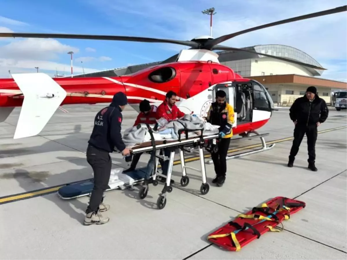 Yaralı Çocuk Helikopterle Hastaneye Taşındı
