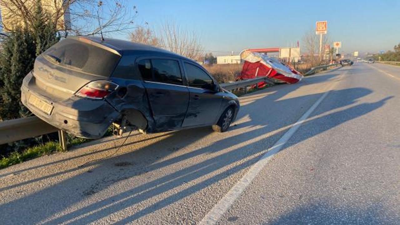 Antalya'da şaşırtıcı bir kaza: Bariyerde sıkıştı!