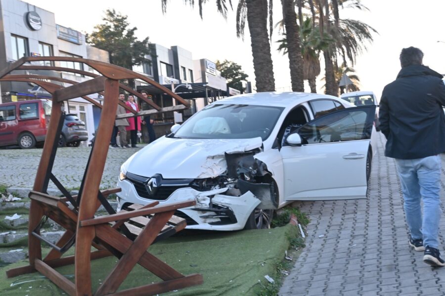 Aynı Anda Aynı Yolda 2 Farklı Trafik Kazağı