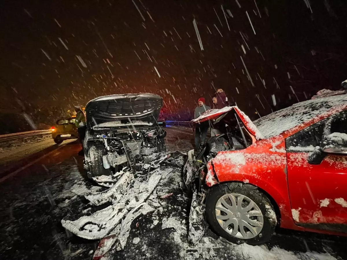 Düzce'de Kaza Sonucu 7 Kişi Yaralandı