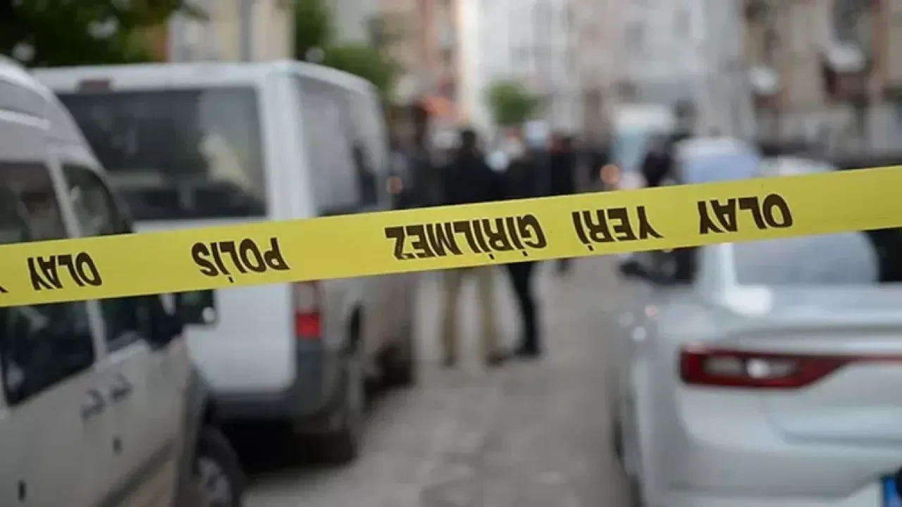 Eyüpsultan'da otobüsle çarpışan araç sürücüsü hayatını kaybetti.