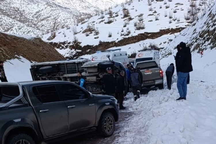 Hakkari'de trafik kazasında 2 kişi yaralandı.