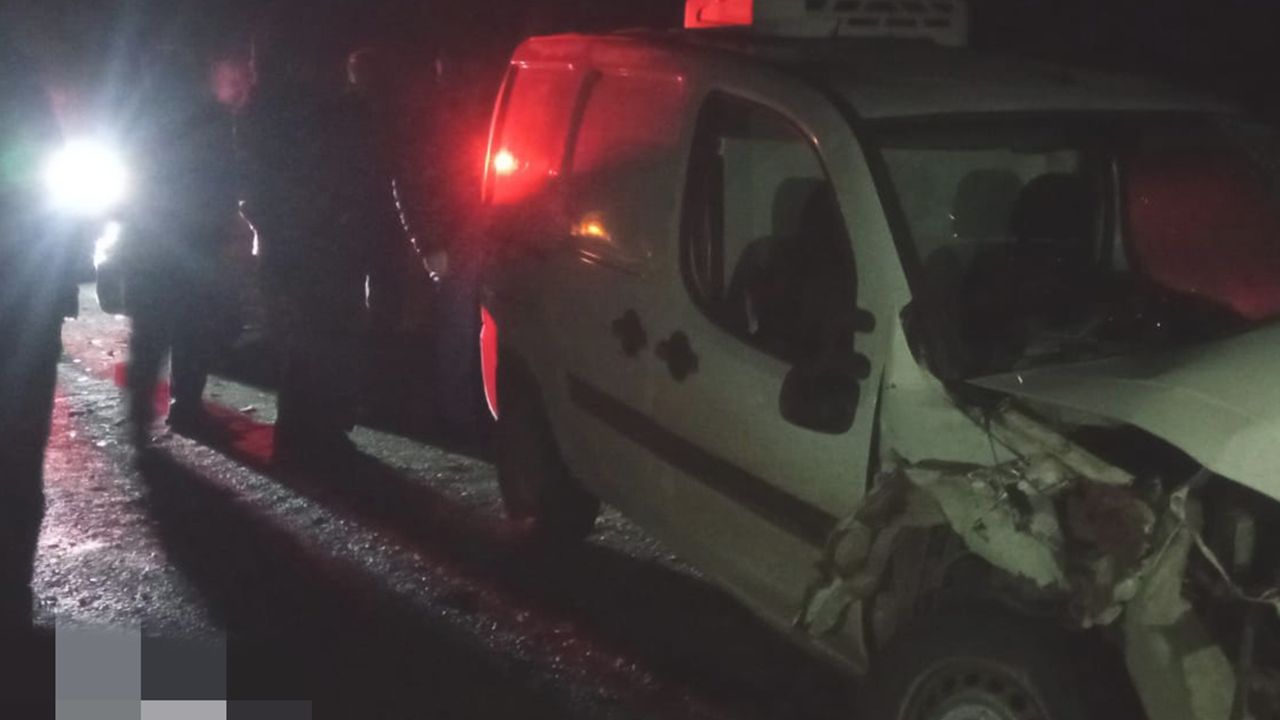 Diyarbakır'da buzlanma nedeniyle zincirleme trafik kazası: 3 kişi yaralı
