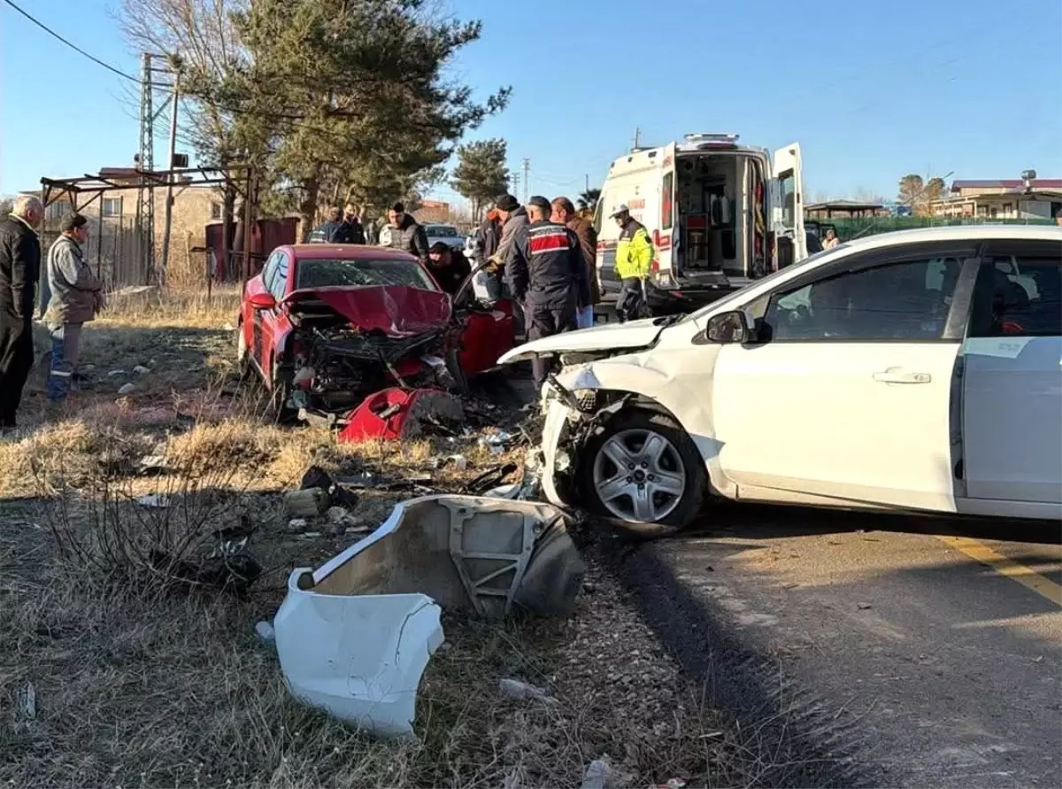 Osmaniye'de buzlanma sebebiyle trafik kazası: 2 kişi yaralandı