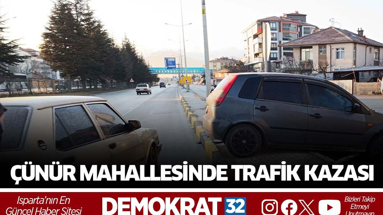 Çünür Kavşağında Kaza Meydana Geldi: Araç Kaldırıma Saptı.