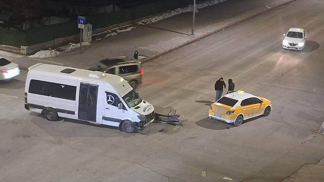 Diyarbakır’da maddi zarara yol açan trafik kazası