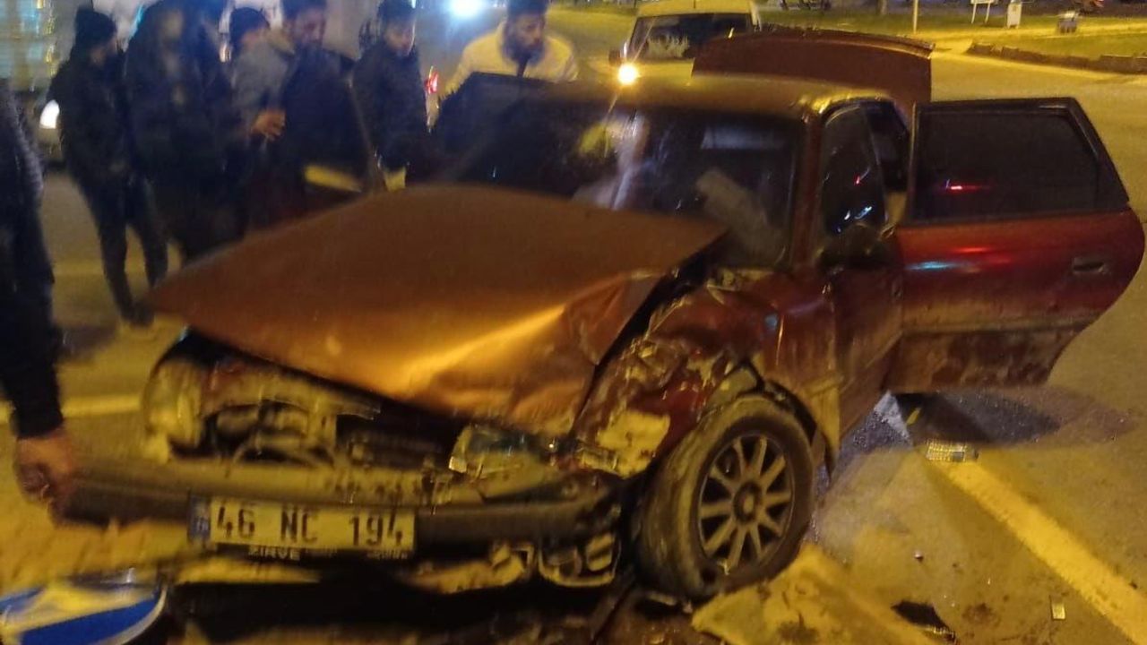 Trafik kazasında biri çocuk dört kişi yaralandı.
