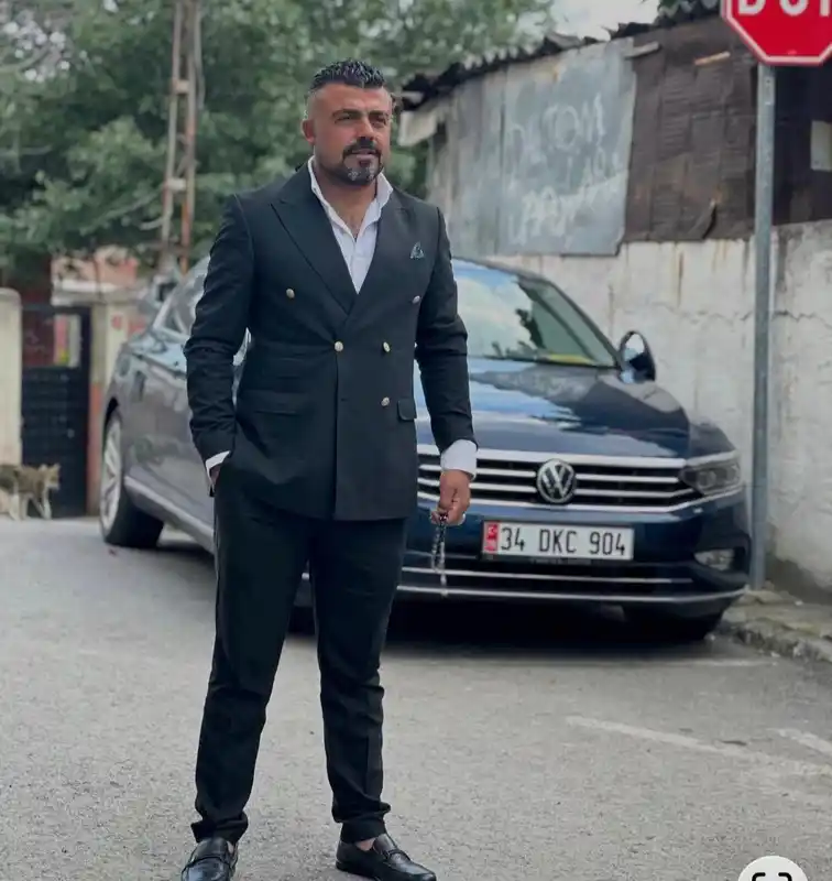 Büyükçekmece'de trafik kazasında 4 çocuk babası yayaya çarpan araç tarafından hayatını kaybetti.