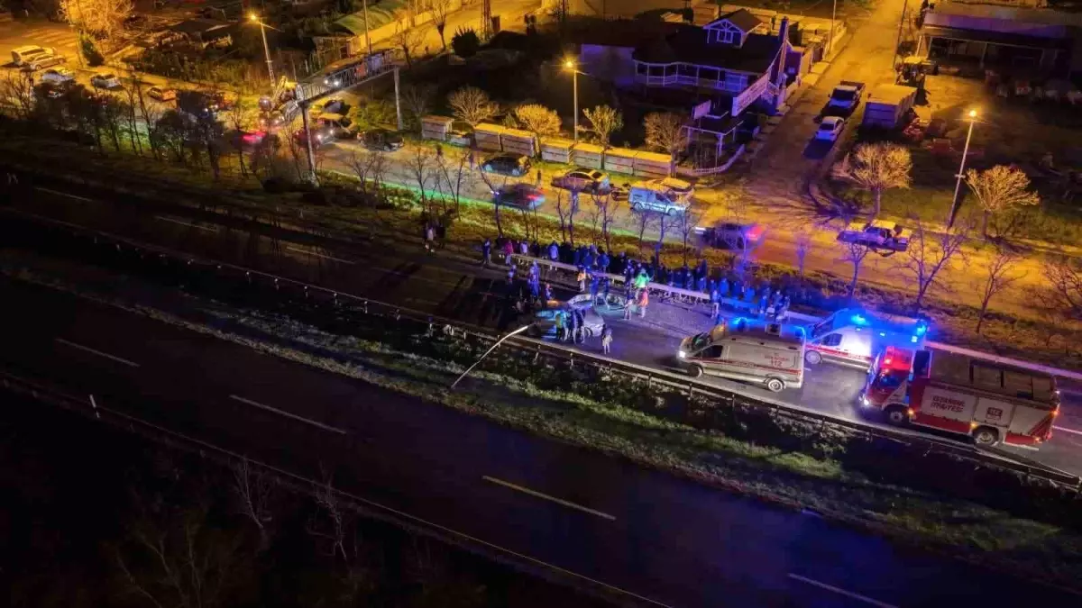 Silivri'de Trafik Kazasında 1 Kişi Hayatını Kaybetti, 2 Kişi Yaralandı.
