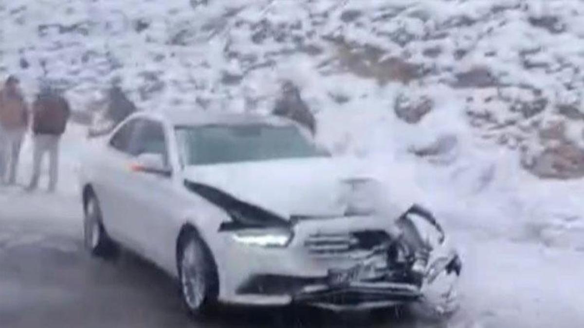 TAG Otoyolu'nda birçok trafik kazası yaşandı.
