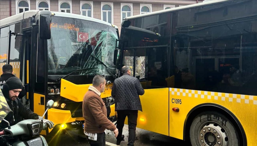 Beykoz'da 2 İETT otobüsünün karıştığı kaza sonucu 7 kişi yaralandı.