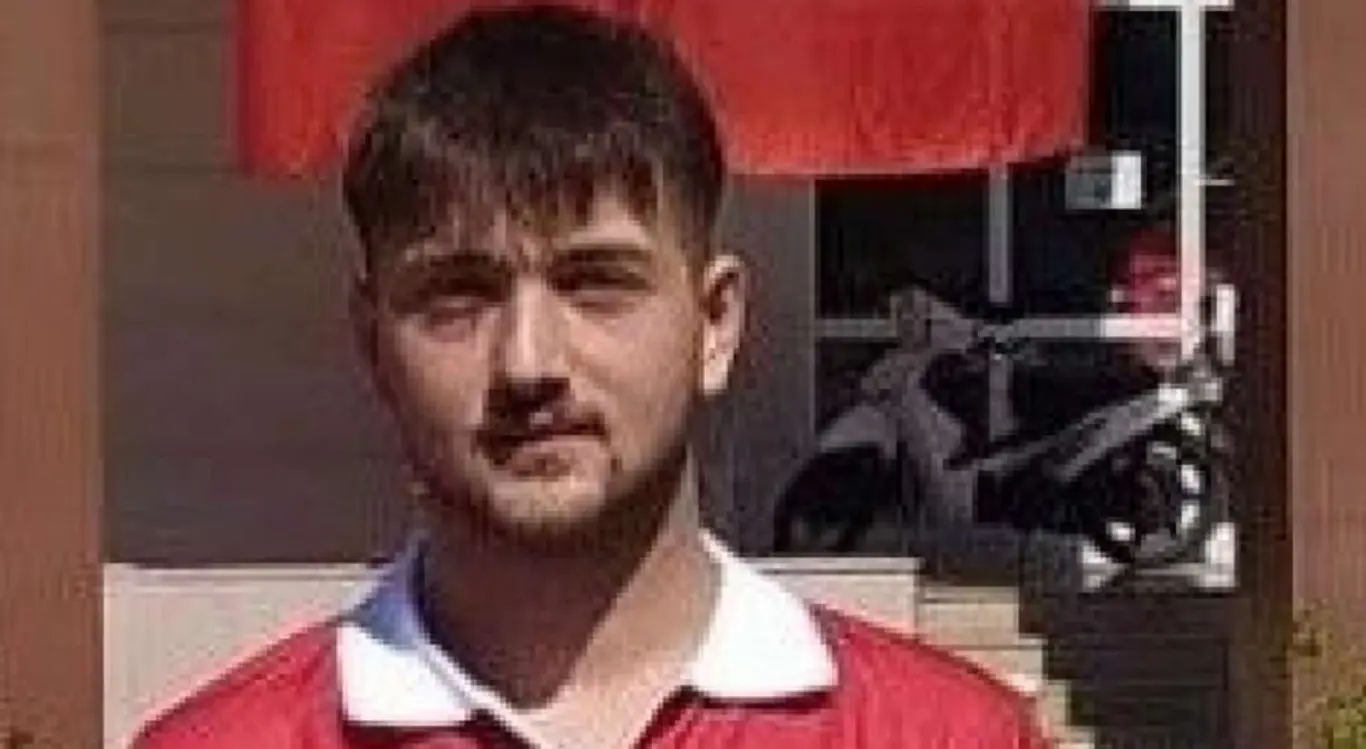 Eski milli futbolcu, Samsun'da geçirdiği kazada yaşamını yitirdi.