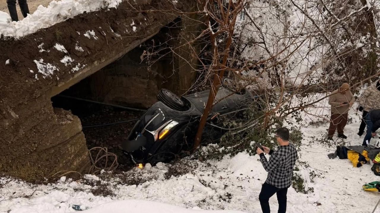 Belen’de kar yağışının sebep olduğu trafik kazası…