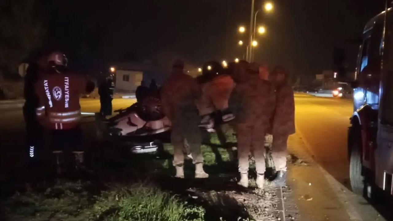 Hatay'da kaza: Bebek, devrilen araçta hayatını kaybetti.