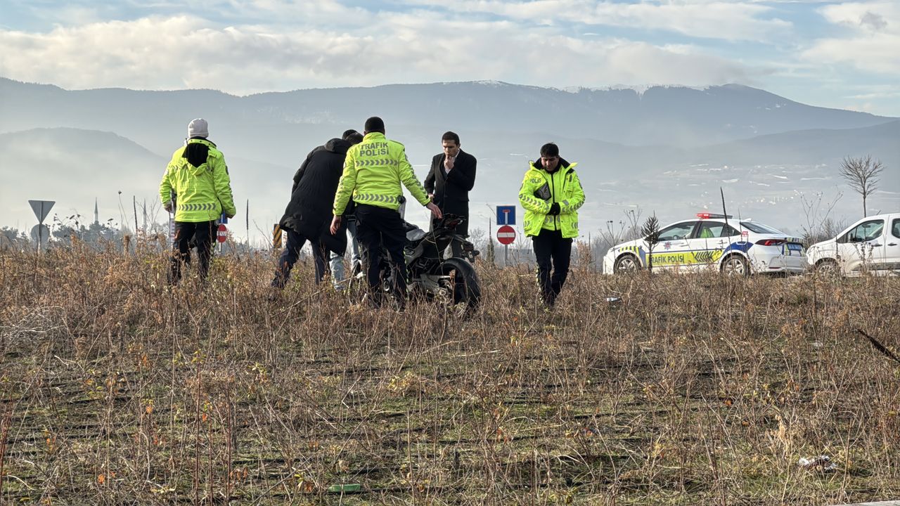 Bolu'da kaza: 19 yaşındaki genç motosiklet kazasında hayatını kaybetti.