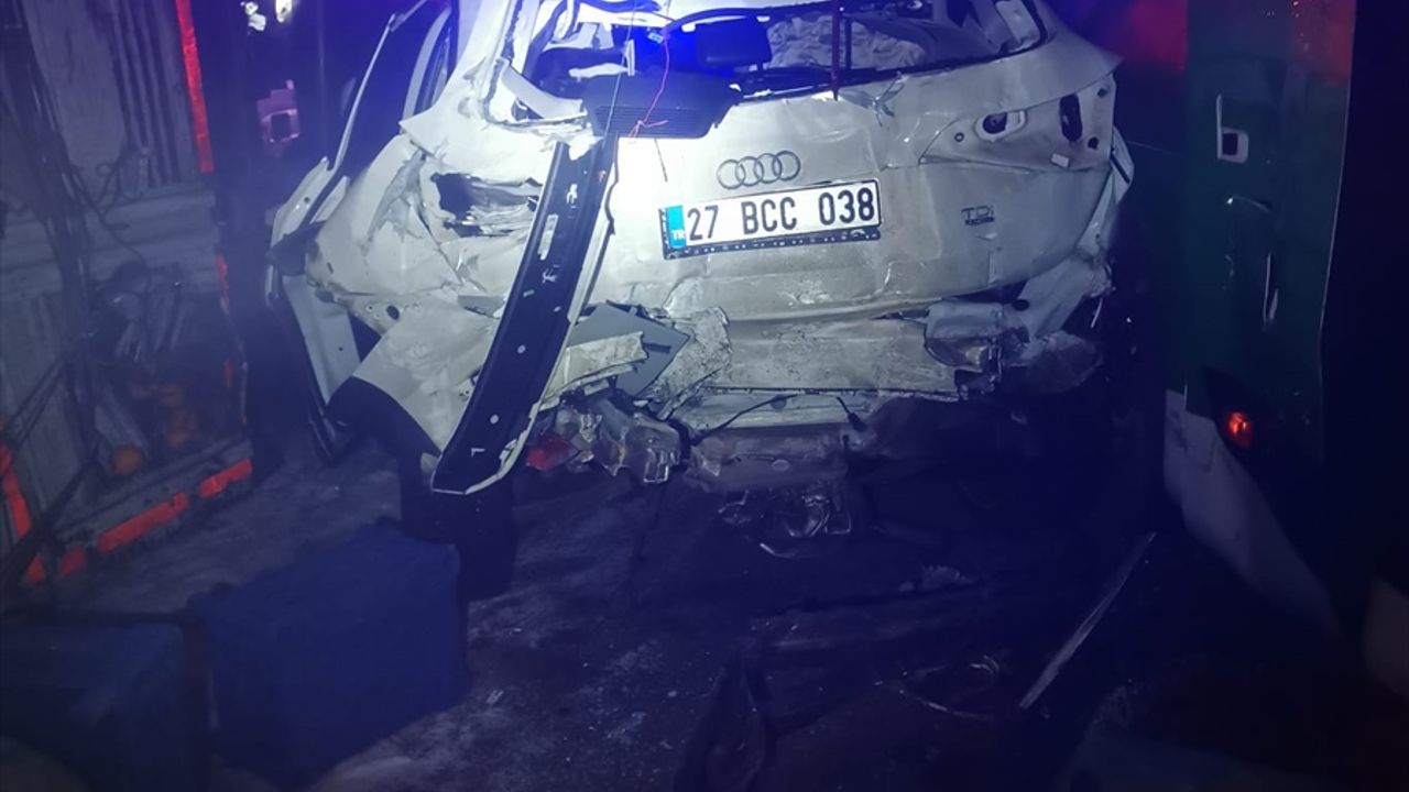 Sivas'ta meydana gelen seri trafik kazasında 3'ü çocuk 8 kişi yaralandı.