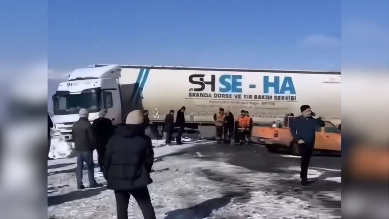 Kaza, Tırın Gizli Buzlanma Nedeniyle Meydana Geldi.