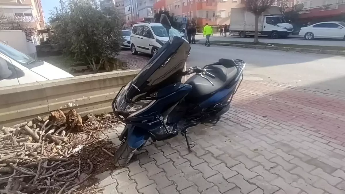 Manavgat'ta Kaza: Motosikletçi Yaralı