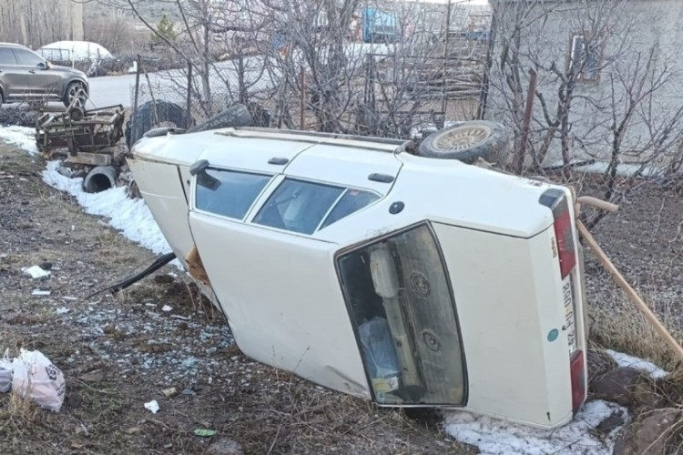 Beyşehir'de trafik kazasında 6 kişi yaralandı.